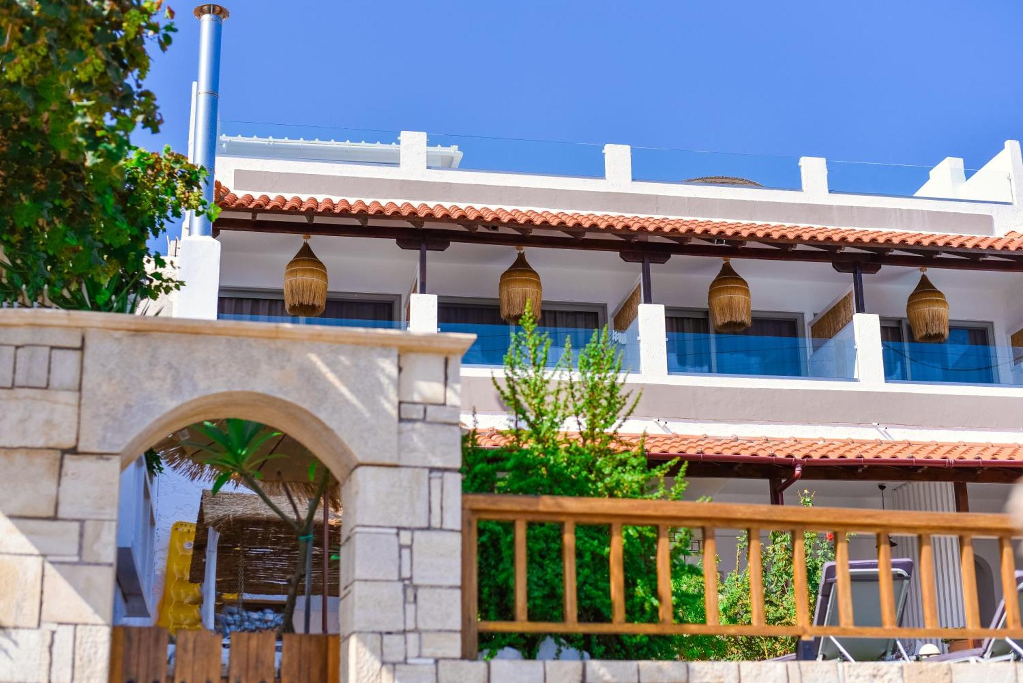 Laia Seafront Luxury Apartments Агия-Пелагия  Экстерьер фото